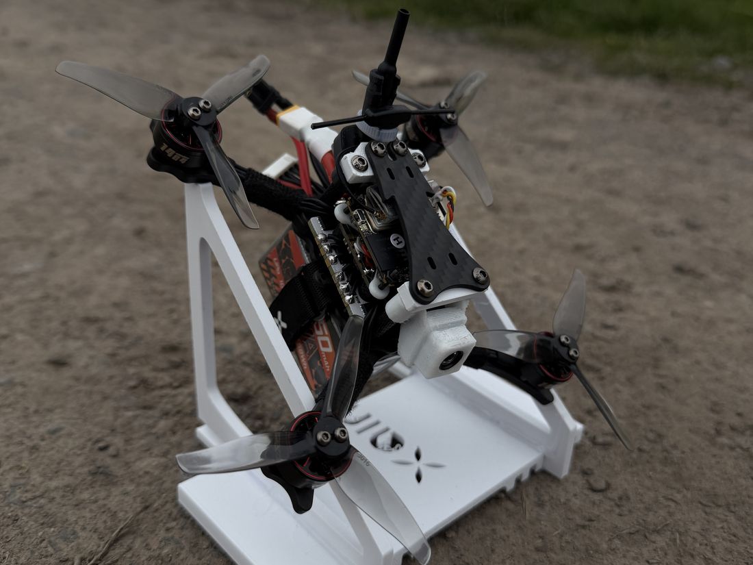 Racer FPV 3 pouces sur support